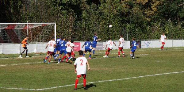 YLC Junioren: Sieg trotz schwacher Leistung gegen Freienbach 