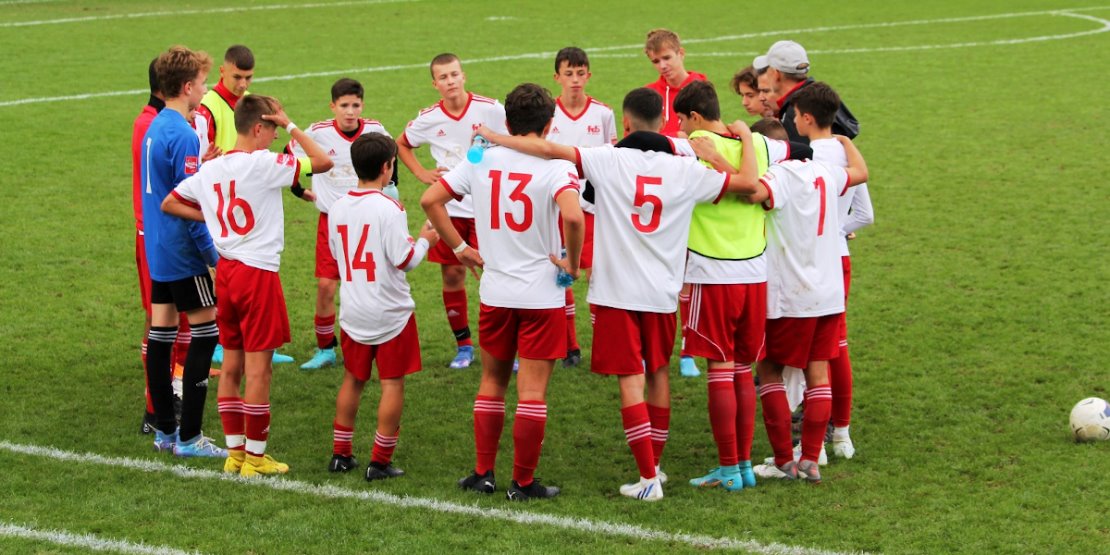 YLC Junioren: Glücklicher Heimsieg